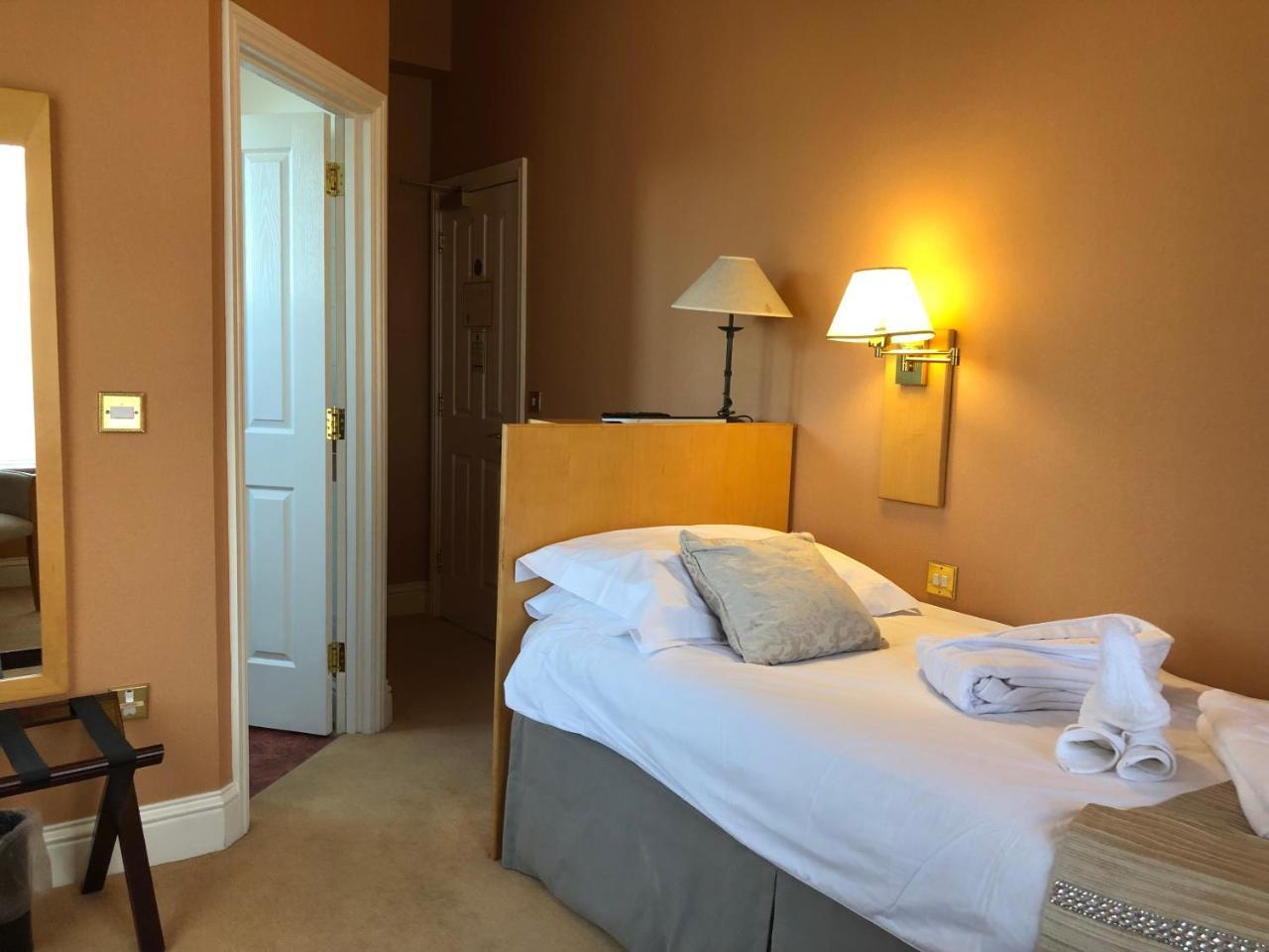 Cliff House Hotel Борнмут Номер фото